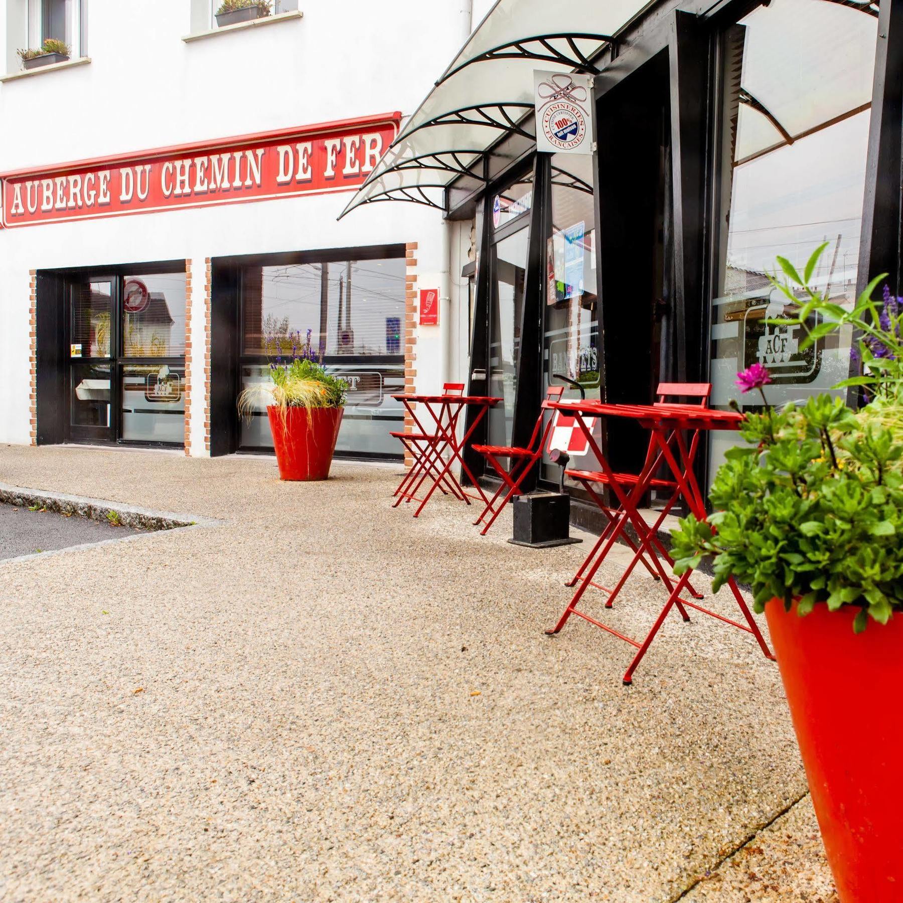 Appartements De L'Auberge Du Chemin De Fer Lanester Exterior foto